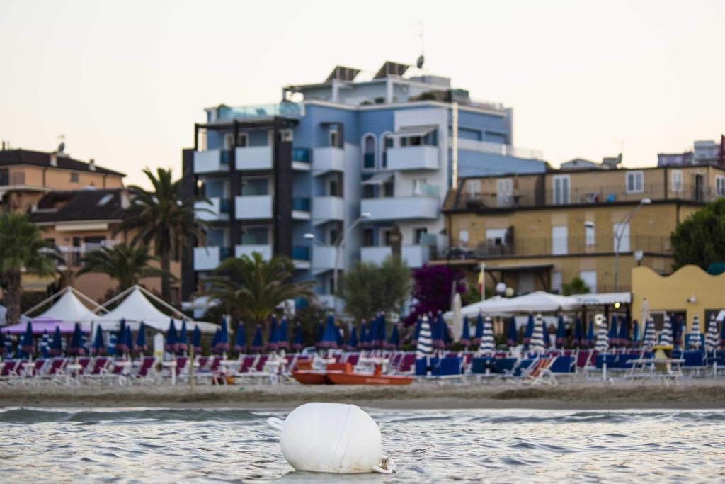 Residence Mareamare Grottammare Bagian luar foto