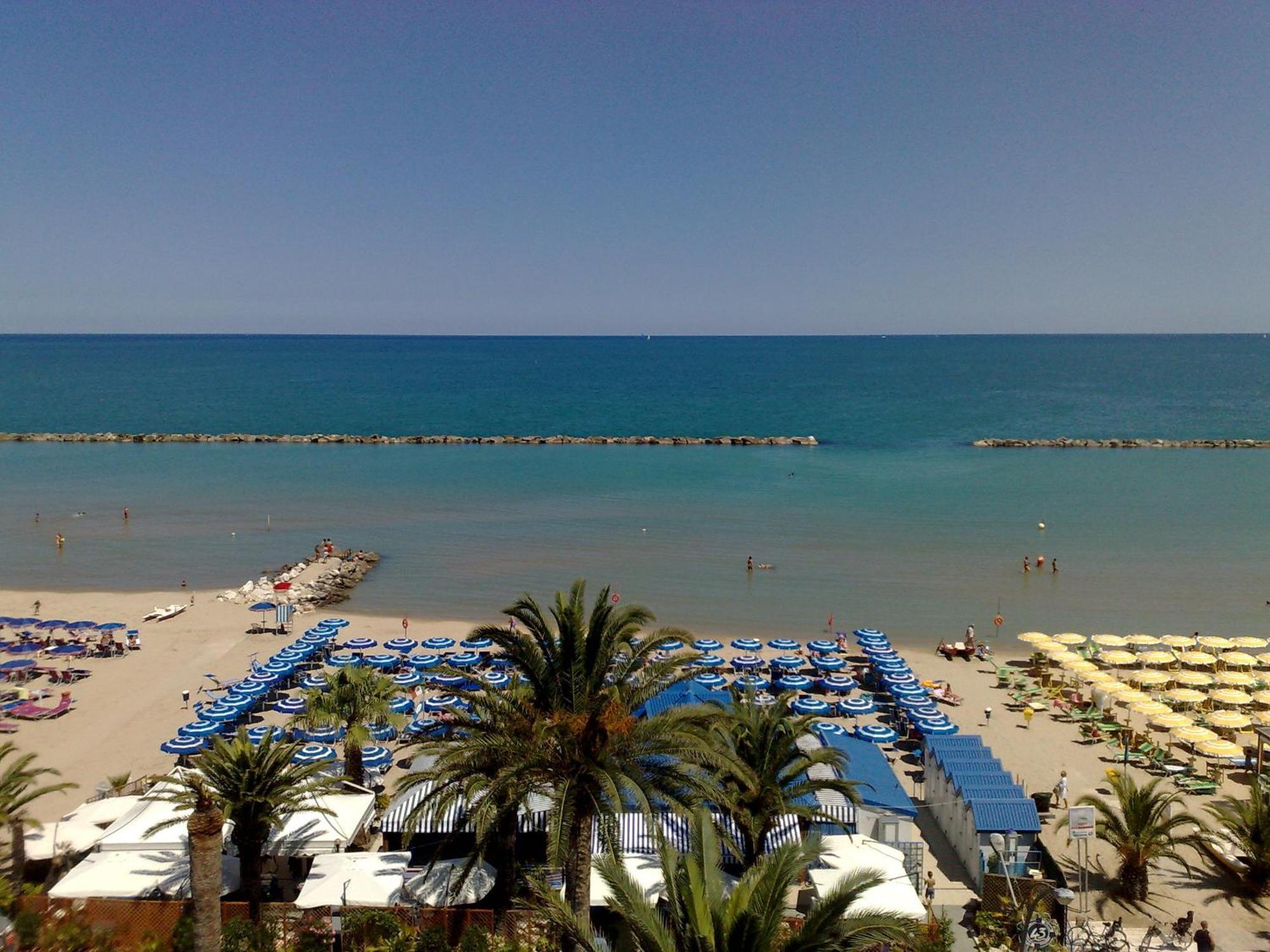 Residence Mareamare Grottammare Bagian luar foto